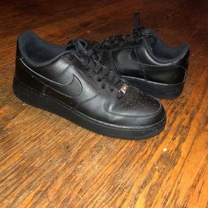 Black Airforce 1s